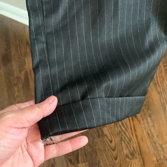 Men’s Van Heusen pleated grey pinstripe pants, NWT - Picture 2 of 4